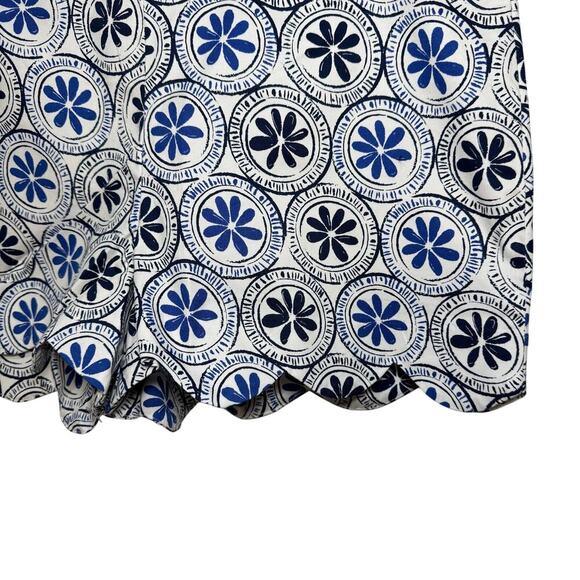 Mudpie Serena Scallop Shorts with zipper side. Blue. Size M. - Picture 2 of 7